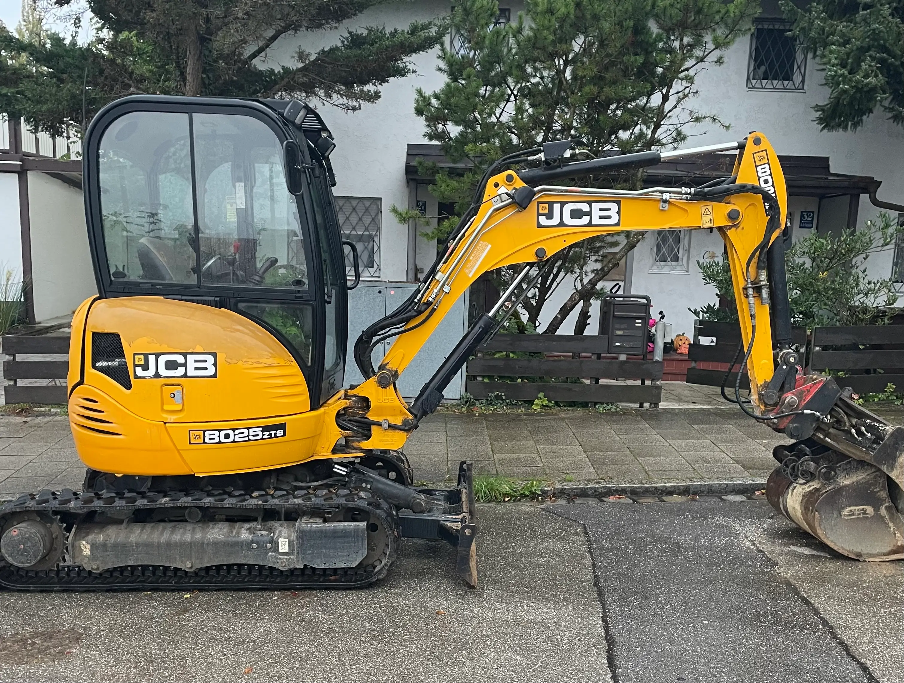 JCB 8025 ZTS Serie: 1226500-1908499 JCB 8025 ZTS Serie: 1226500-1908499